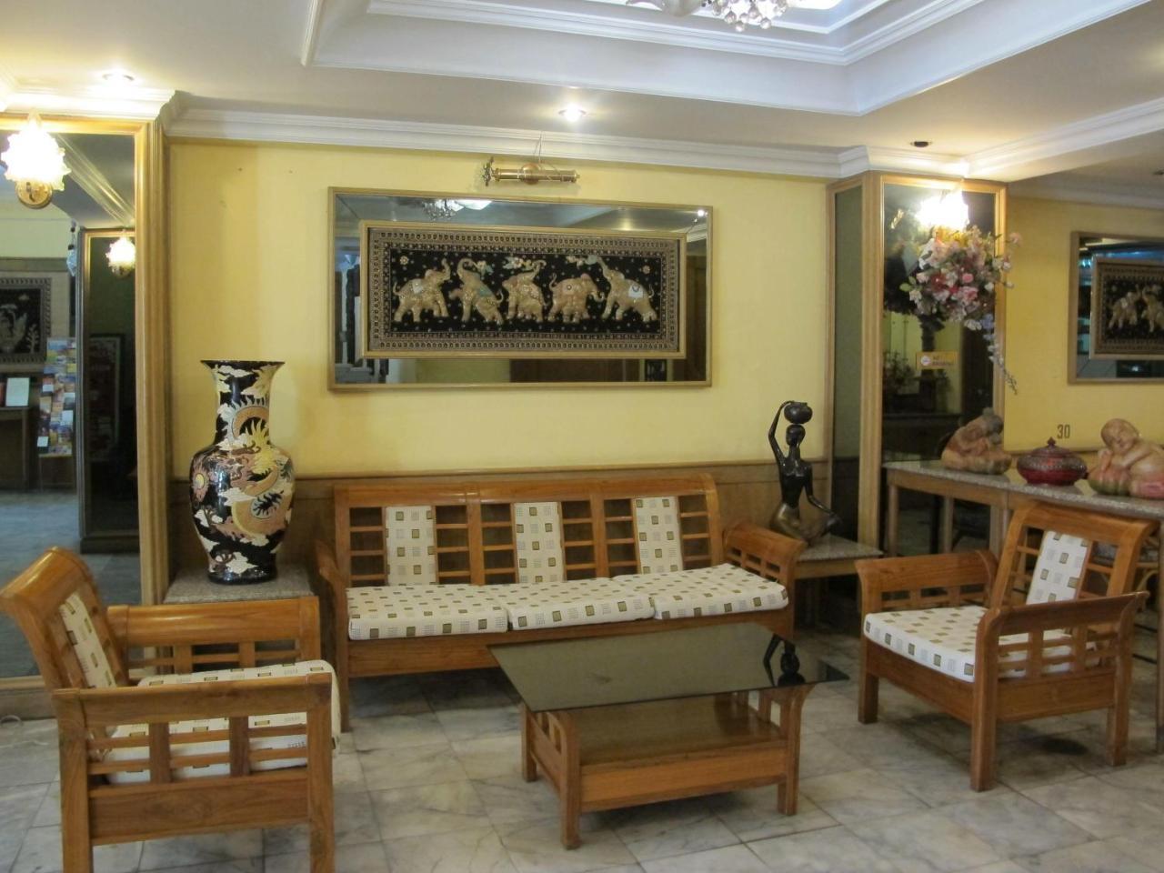 Sawatdee Luck Hotel Chiang Mai Buitenkant foto